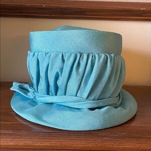 Blue women’s vintage retro church hat pillbox MCM 1960s